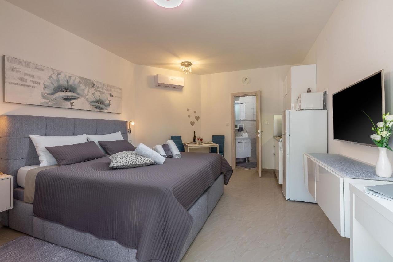 Evita Fazana Premium Studio Apartments المظهر الخارجي الصورة